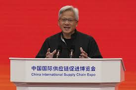 十年预言：软件+机器人接管工厂！黄仁勋：中国供应链将率先落地 AI 新基建